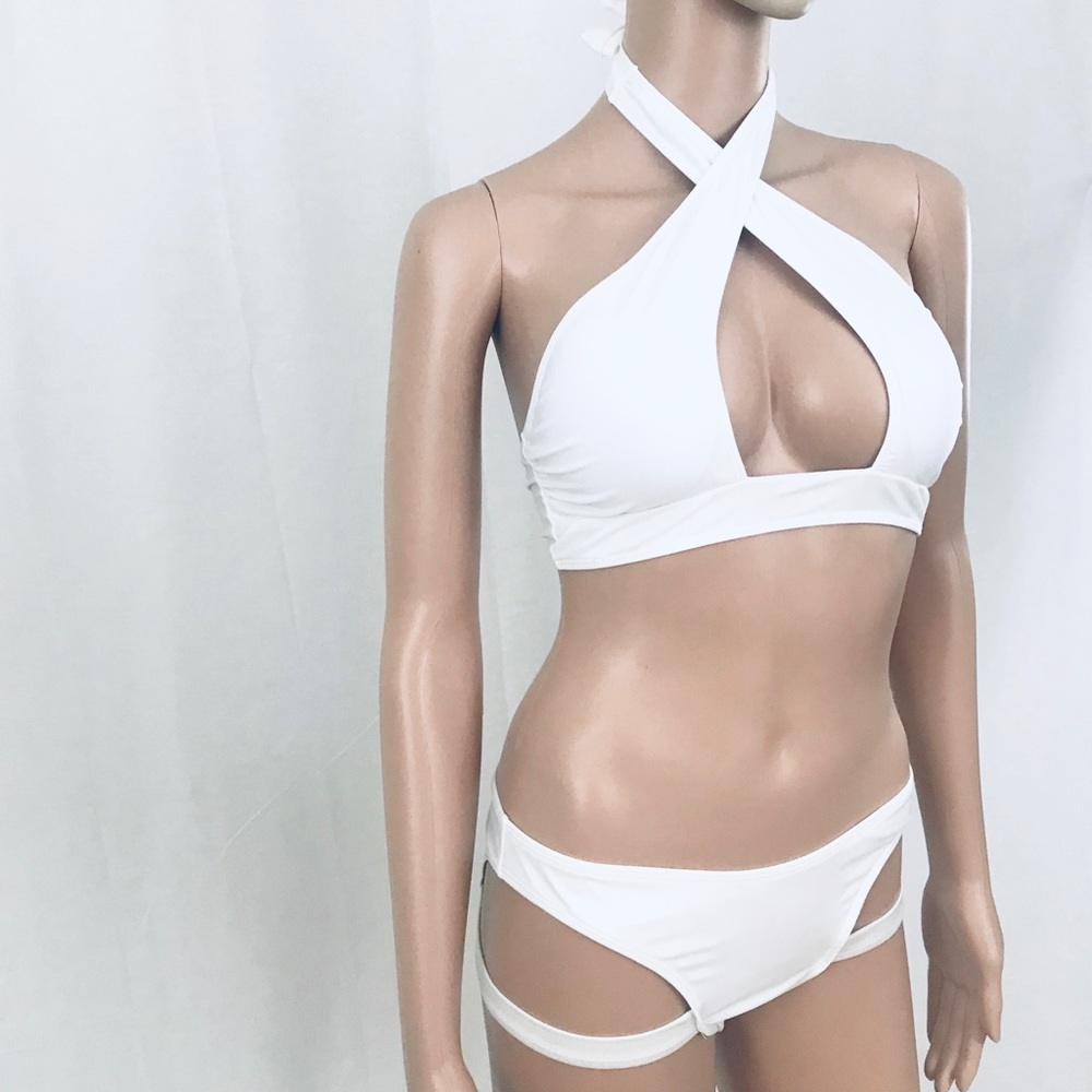 White Bikini - Picture 4 of 8